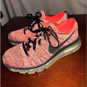 Nike flyknit max tennis shoes size 7